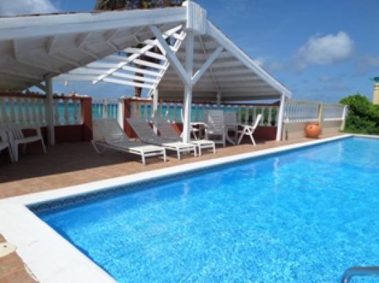 3 Bedrooms Villa On the Beach